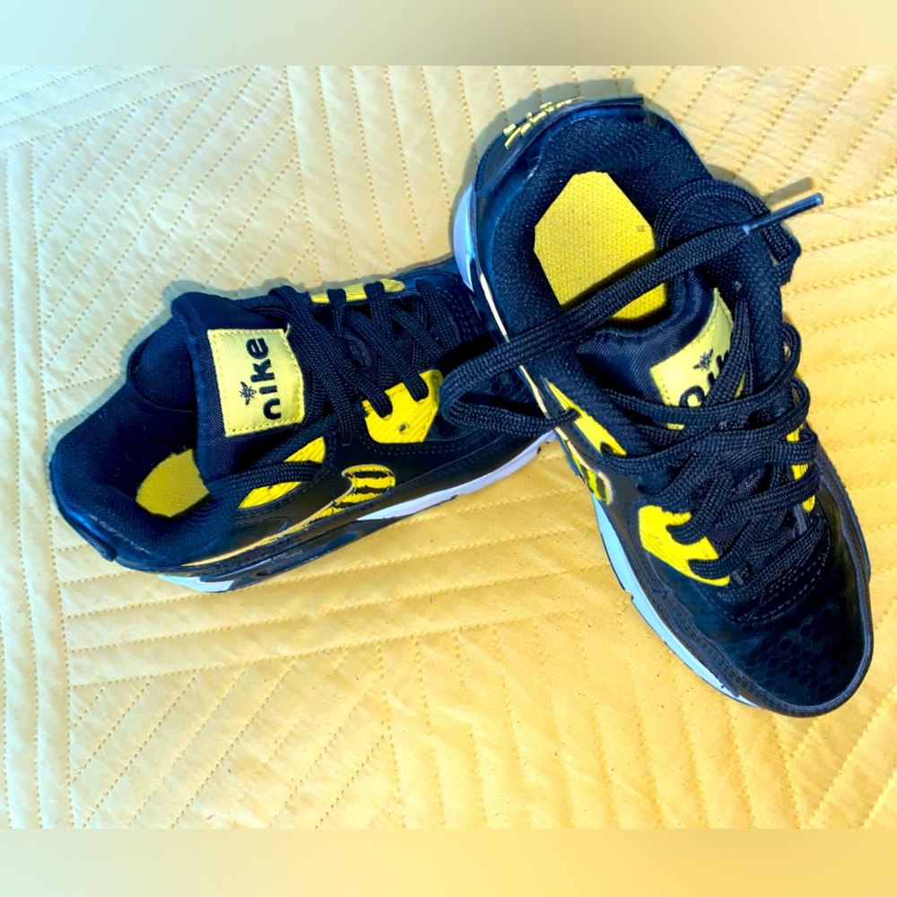 2Y Nike Airmax 90 Black & Yellow Bumble Bee